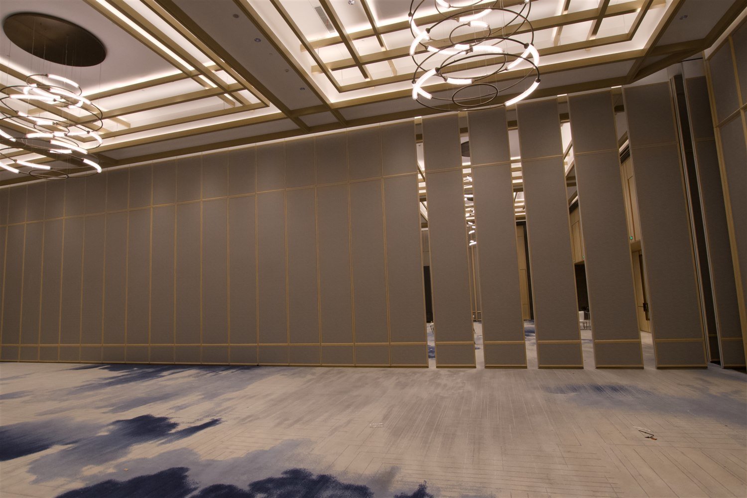 Hotel ballroom acoustic movable wall system at Hangzhou Liangzhu InterContinental