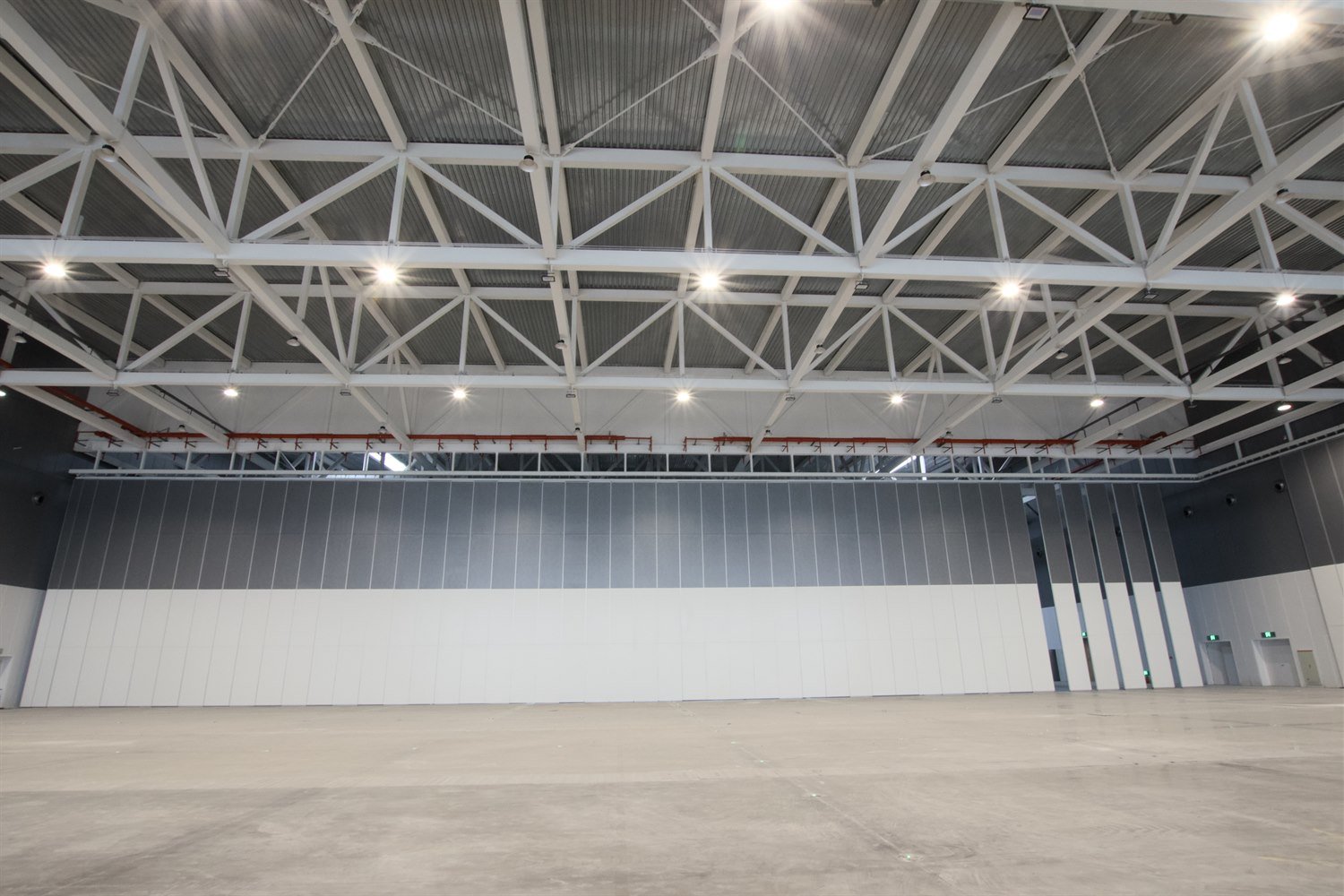 Ultra high operable partition wall at Shaoxing Convention Center